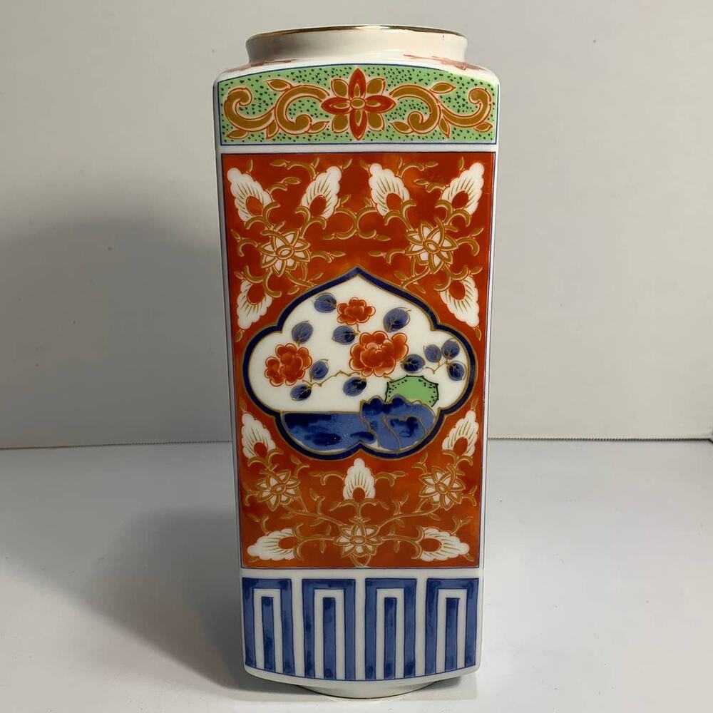 Lovely Rare Vintage Japanese Square Porcelain Vase Red Blue Green & Gold Gilt - Picture 3 of 8